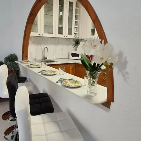 Villa Tropical Paradise In Torrevieja