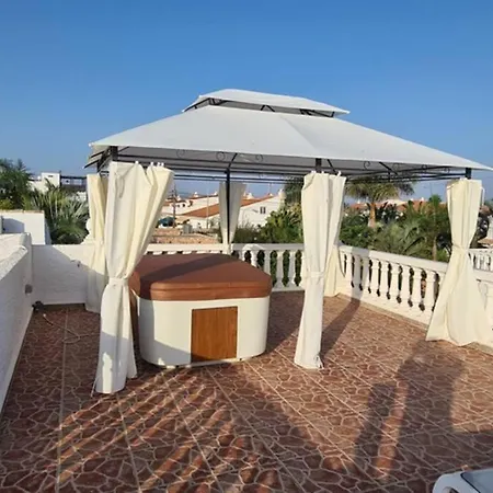 Villa Tropical Paradise In